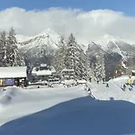 Orso Bianco & فندق *