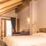 Orso Bianco & Hotel *