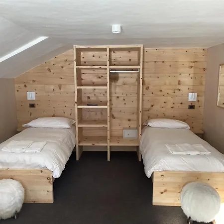 فندق Orso Bianco & *