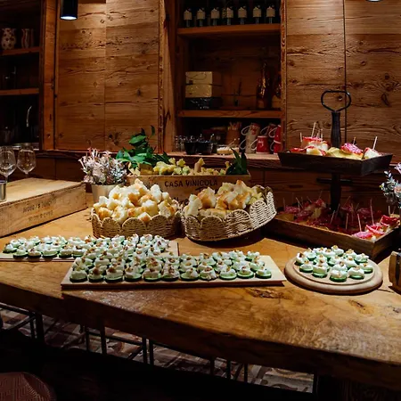 Orso Bianco & فندق