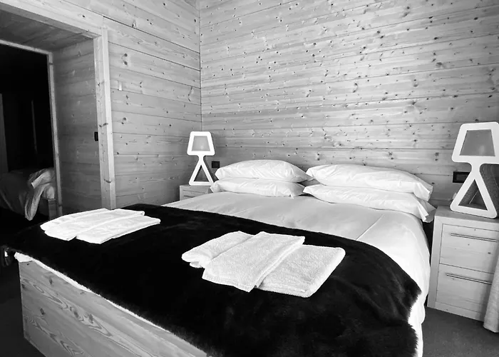 Orso Bianco & Hotell Oulx